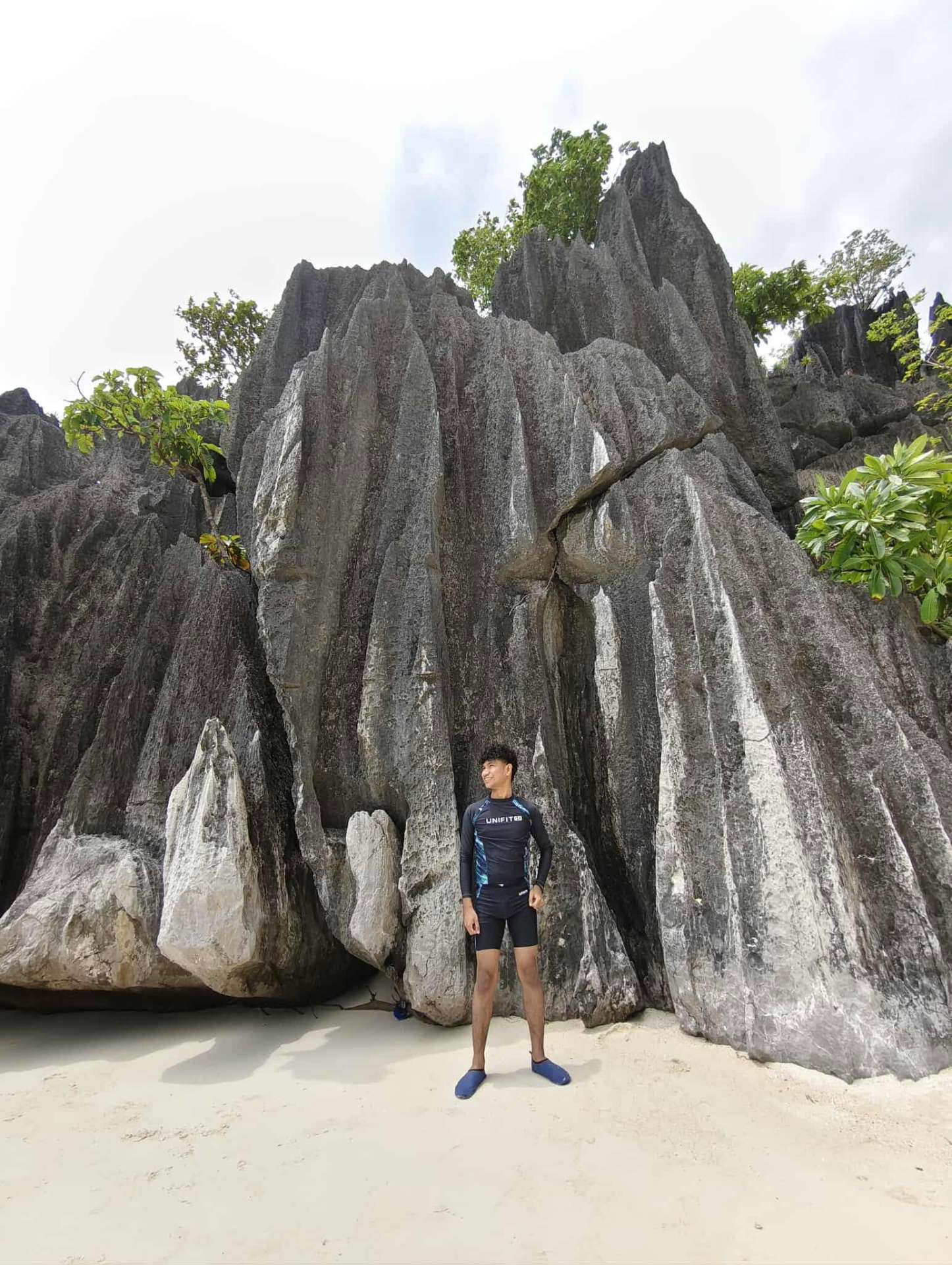 Coron's dramatic limestone karst formations