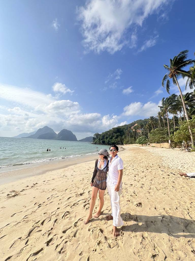 El Nido land tour — Marimegmeg Beach